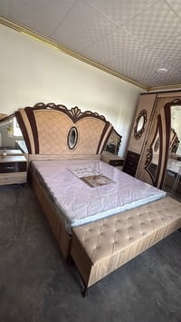 طقم ٧ قطع • غرفة نوم • خشب