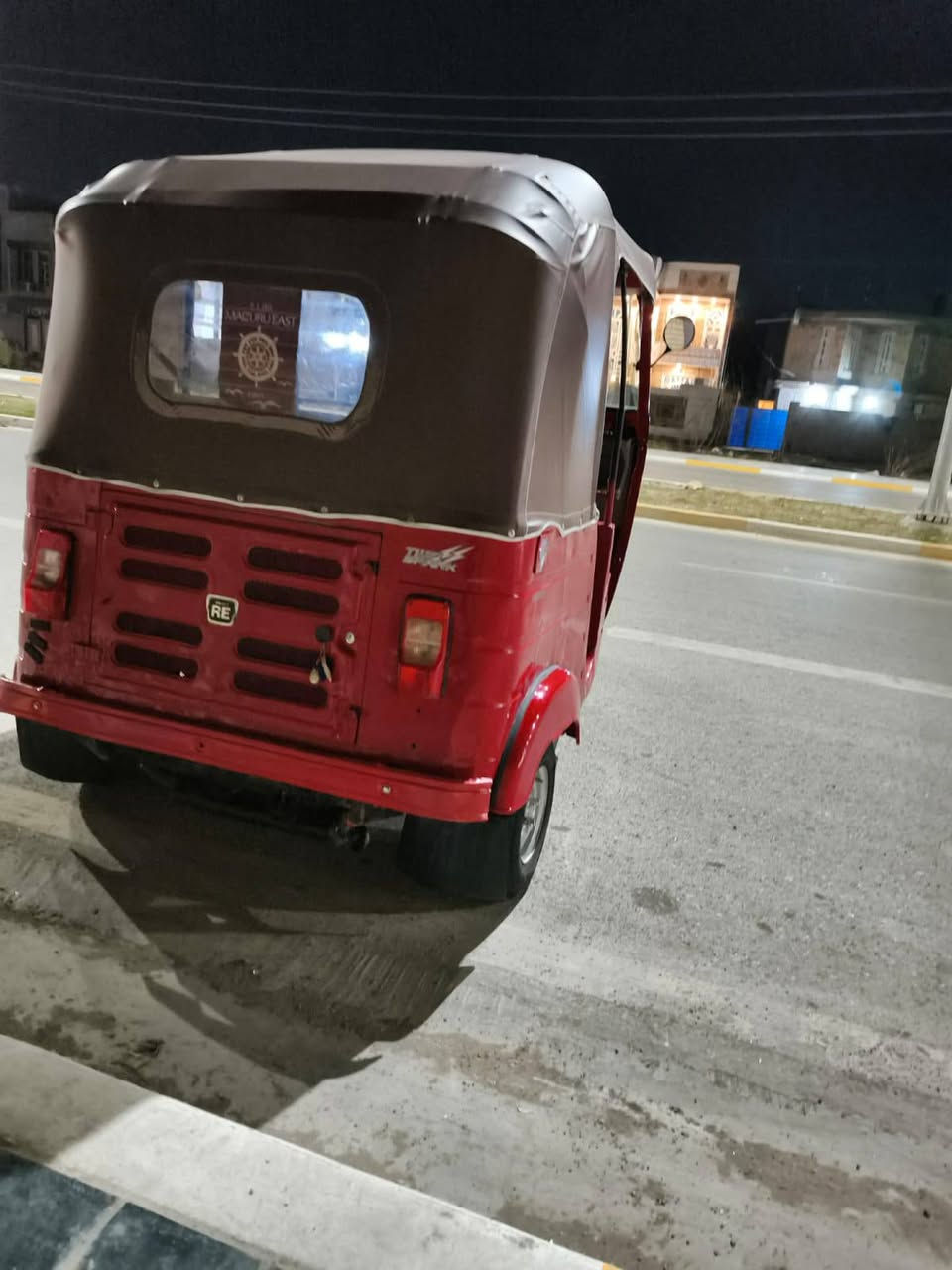 السلام عليكم 18اوراق اصولي كاملات التكتك معمرة عام من خيارات وتجفيت وتخم تاير كهربا يات كلة جديد السعر 4500وبيهة مجال العنوان نعمانية تصل ***********
