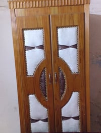 غرفة أخشاب • نضيف • بيها مجال