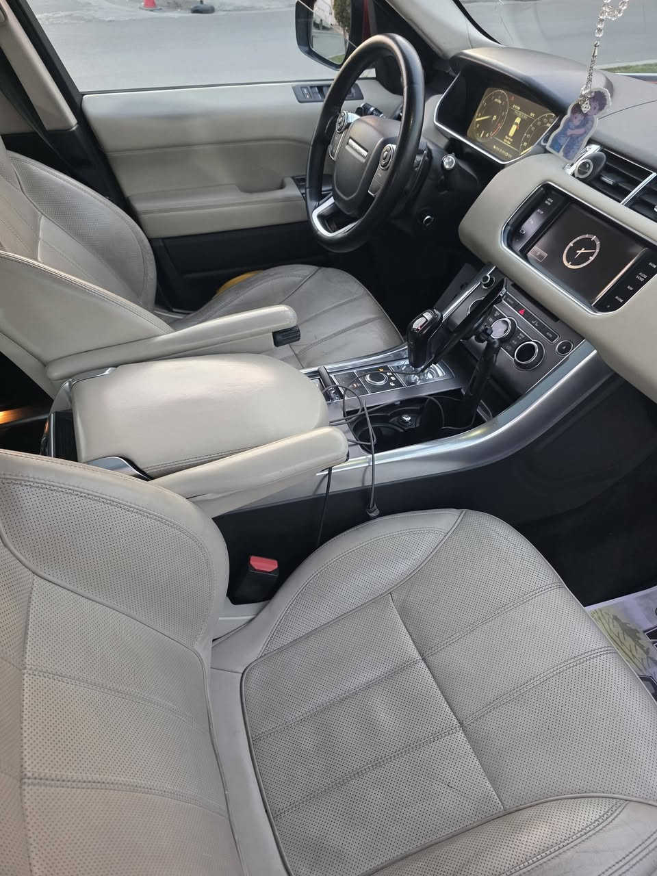 السلام عليكم
‏🇬🇧🇬🇧 رانج روفر  🇬🇧 sport

موديل 2014 😍
 مكينه V6 سلندر سوبر چارچ بانزين 
 خليجي وكالة سردار ❤️
رقم بغداد 
لون مشمشي مميز 😍
داخل اوف وايت 😍

عداد المسافات (( 107 كيلوو )) فقط 💖
 
كفالة عامة بالنسبة للبدي مع تغليف ppf 
 مكينة مفتوحة مصلحة تصليح درجة اولى
بيها ادامة كاملة متصرف عليها دينار ❤️

المواصفات 🇬🇧🇬🇧

🛑 1شاشه
🛑 جكات ٣ وضعيات 
🛑 رادار جانبي بل مرايات 
🛑 نظام صوت ميرديان (خرافي )🎧🎧
🛑 5 كامره جانبيه وخلفيه  + 5 بصمات ابواب 
🛑 قماره بانوراما 
🛑 الصندوق شفط
🛑 ابواب شفط 
السيارة فول مواصفات بالنسبة لفئتها ..

مكانها بغداد  الكرادة

تبحث عن سيارات اخرى ادخل
 كروباتنا الرئيسية 👇👇

سوق رانج روفر العراق 😍
فريق رانج روفر العراقي 😍

تسأل على السعر (( مناسب جدا ))
اتصل او راسلنا وتساب
للأستفسار 
 
***********
سلام رانج روفر 

@الجميع
