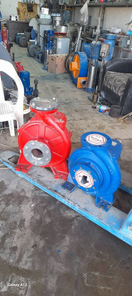 السلام عليكم يتوفر لدينا مضخات جديده 
المضخه الزرگه ضغط عالي 
تستخدم للمرشات والحريق
تدفع مسافه ٧ كيلوات وتحتاج ٤٠  الى ٥٠  حصان دورة ٣٠٠٠

الحمره نفس الشي وتدفع ١٠ كيلوات وتحتاج من ٦٠ الى ٧٥ حصان دورة ٣٠٠٠ ،،اربيل ،،*********** , يتوفر توصيل جميع المحافظات
