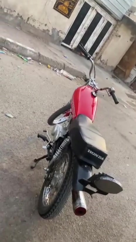 سلام عليكم شباب دراجه للبيع شاصي نامه محرك نامه متياز مفتوحه مره وحده دراجه ما صار هواي من تعمرت حلوه نشطه تشلع شلع ما ناقصه شي جاهزه وين ما تريد روح عنواني المعقل ابيع بدون سيبايه 425وبيه مجااال رقمي ***********
