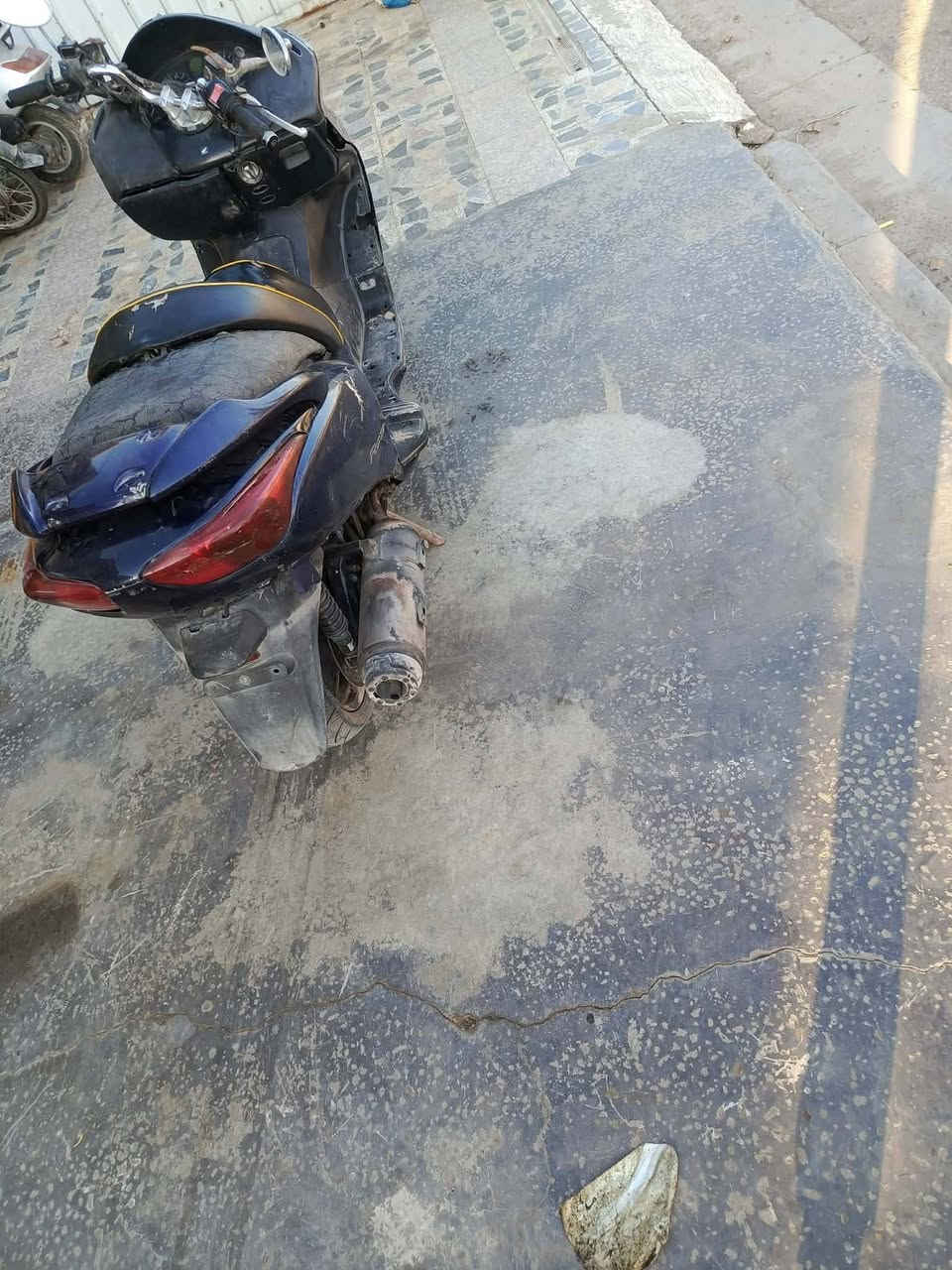 السلام عليكم فورزه 08 دراجه صراحه محرك نضيف بس كفرات سويه تعبانه كله شغاله بس بيه مشكله انو دراجه امشي بيه مسافه تضل تخمد وتطفه اطفي فيت بم وشغله ترجع طبيعي تجي تفحص وتاخذ عندك الصالنصه عوزه كعكه سعر من الخير 450 عنواني بغداد العبيدي ***********
