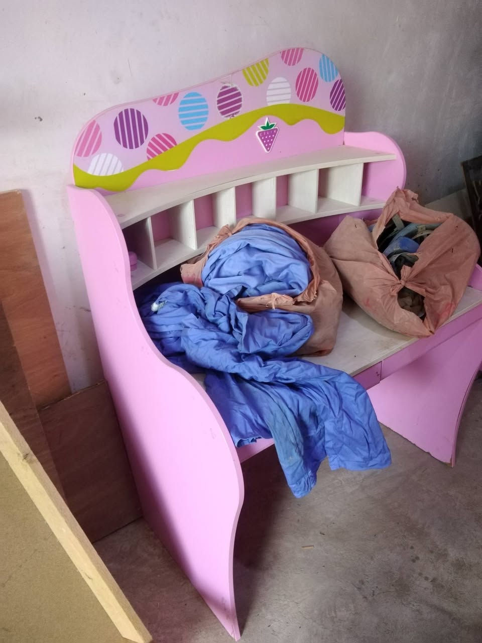 للبيع سعرهم 150 الف عنوان كركوك حي الخضراء محل سيد زياد النجار
***********
