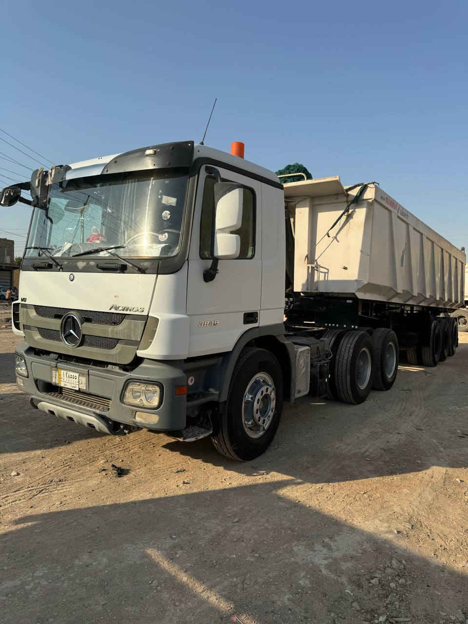 فحل البيع جاهز الشغل 
راس وعربانة بس راس ينباع 
***********
