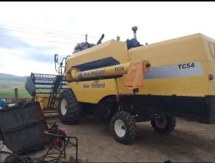 سلام عليكم :للبيع دراسة نضيفة . شغال
نوع:دراسة )(نيوهولند) 
الموديل:(2009) 📘🏜️
التواصل:📞:***********:/***********
