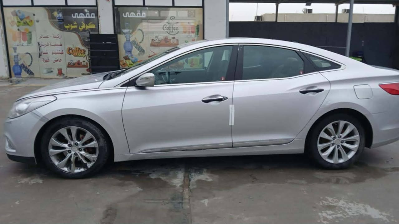 السلام عليكم  مراوس ب  اوباما 
هونداي ازيرا خليجي موديل 2012 

محرك 6 سندر 3000 لا تنقيص ولا تبخير 

 منضومه تبريد جديده ثلج🥶   عبوه جديده صدر امامي وخلفي جديد 

لايت🔦 زنون عالي ناصي لد امامي اخلفي تحكم ستيرن جهتين برده خلفيه كهرباي بردات اباب 

 مري شفط حساسات خلفي السونار بل منشور سياره جاهزه وحلوه 

رقم اربيل دولي تحويل او وكاله 

مكاني واسط الدجيلي 
هاتف 📞 ***********
