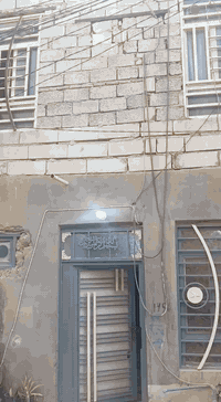 يالله بسم الله الرحمن الرحيم يتوفر بيت للبيع المساحه 50متر طابقين بناءً بلوك نهاية شارع الجاير في حي النواب البيت قريب كلش على الشارع العام يحتوي للبيت على 3غرف نوم وصاله ومطبخ وصحيات نوع العقار 117اقرب مكان إلى الامام الحسين يصلح البيت حسينه أو مبيت للزوار الاستفسار عن السعر ***********او***********
