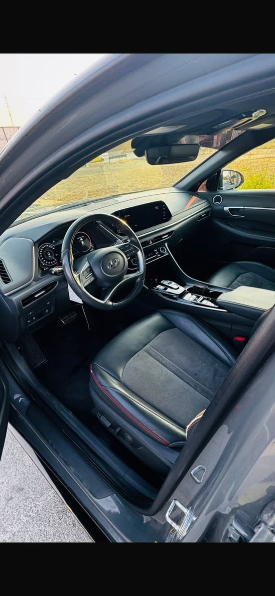 السلام عليكم
سوناتا موديل 2022 

الحدث تخريب.  
سيارة وارد امريكي بدون ظرار فقط.  تعديل برده. بصيط جدا.  بيداره.  
الرقم ***********وتساب فقط اسيه
الرقم ***********
الساره مرقم. اربيل   

محرك 1600 تيرب
