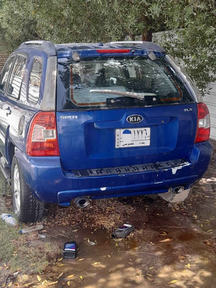 سبورتج موديل ٢٠٠٦ رقم بغداد مميز بسمي مكانه بغداد السياره بيه جفيه ومعمره وبيه مكانات مفطره وبيه صوت رواجز بلمكينه لا صرف ولاتبخير ولاتدخن شغاله السياره وسعره بسعر مكلوبه مامعمره 
وكلشي بلسوك سعره ٦٥ وبيه مجال 
*********** بغداد, العراق
