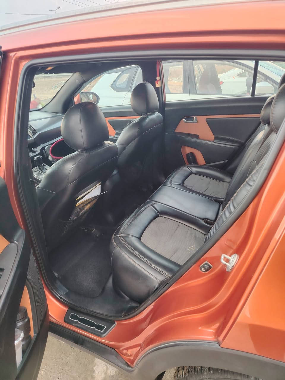 سلام عليكم سبورتج موديل ١١ خليجي مكفوله عدى بارد وتكحيل مكينه ٢٠٠٠ دوش اربيل انكليزي بسمي سياره جاهزه سعر ١٣٠ وبيهه مجال المكان بغداد *********** بي وات ساب سونار داخل المنشور
