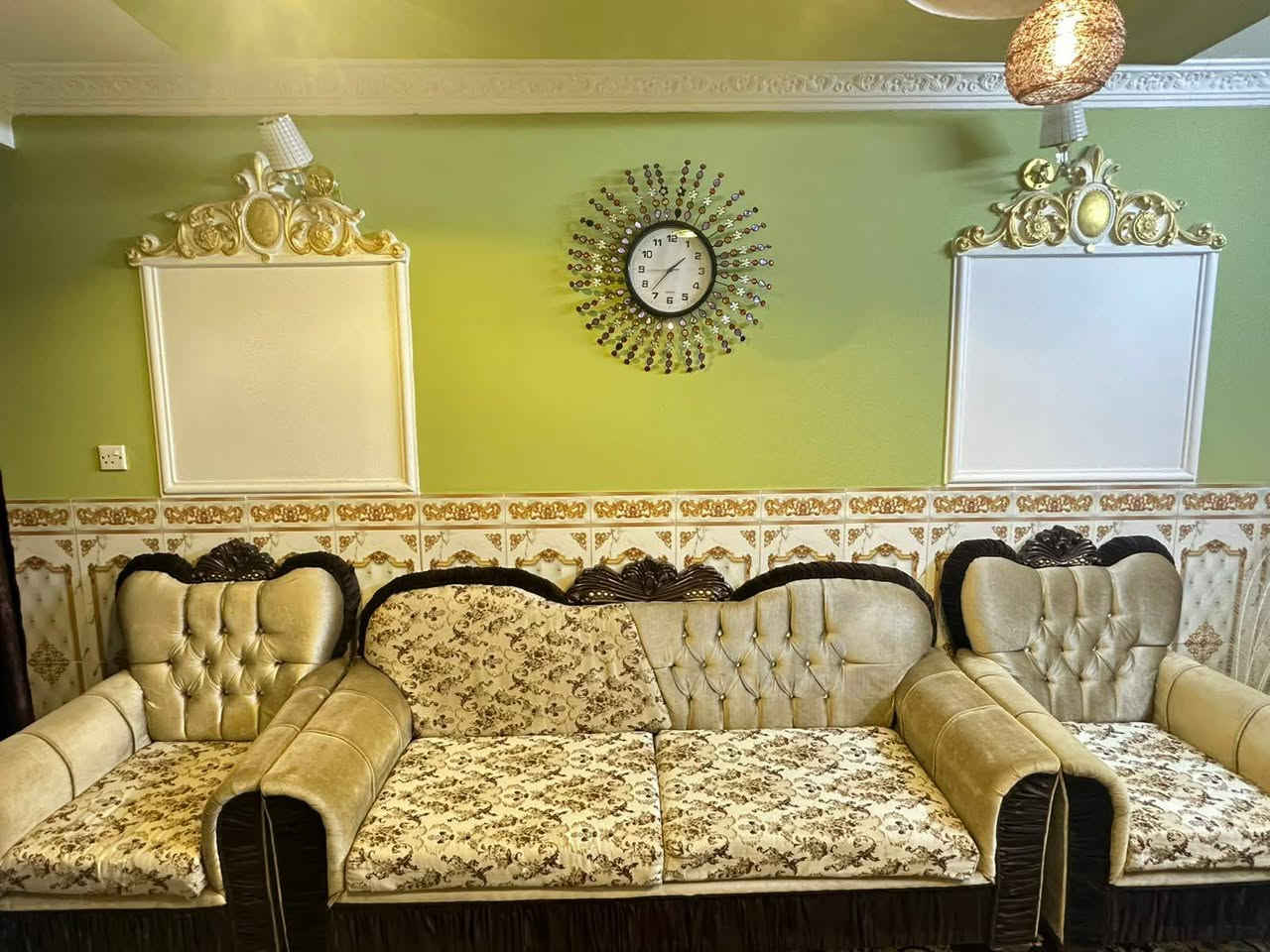 تخم عشر مقاعد للبيع السعر ٣٠٠ وبي مجال الشراي يتواصل خاص


**إذا كنت صاحب هذا الإعلان وتريد حذفه لأي سبب، رجاءا أرسل رسالة إلى الدعم الفني**