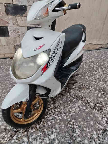 السلام عليكم
دراجه سكنس فحل  بكلايت لد
حلوه وناعمه
 نضافت الكفرات 85٪
العنوان بغداد البلديات قرب تقاطع الكهرباء 
رقمي ***********
الشراي يتصل
رحمه الوالديكم المو شراي لا تتصل 🫰
