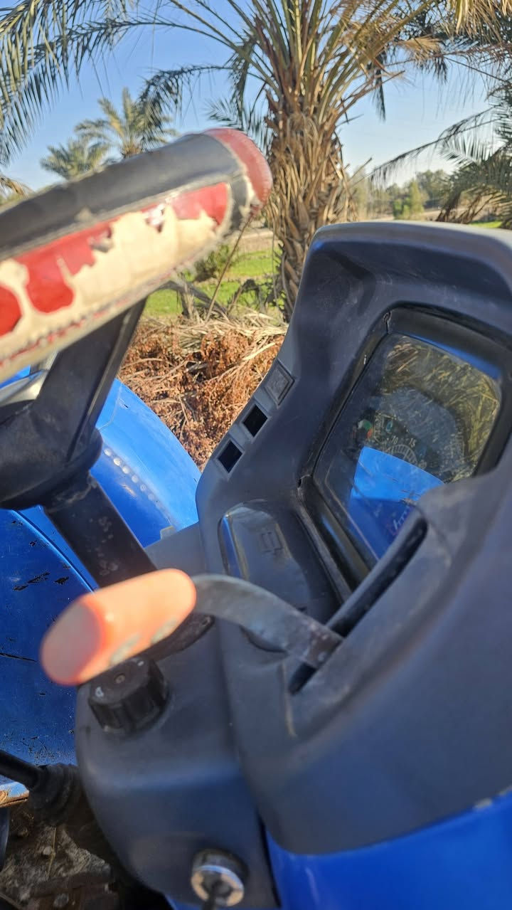 ٢٠١٢ بدون جديده مكفوله من الخياس كير وكسن وجهاز شركه بم ومحرك جدد السعر ١٦ وبيه مجال لشراي مكاني ديونيه  ***********
