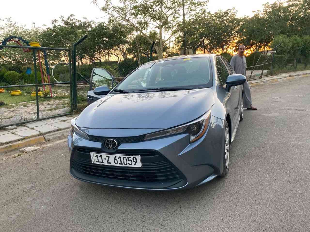 السلام عليكم سياره كورلا موديل 2023 سياره جديده رقم بغداد مشروع وطني تحويل ثاني يوم سياره جديده ماشيه 38 ميل  سعر 155 للتواصل ***********
