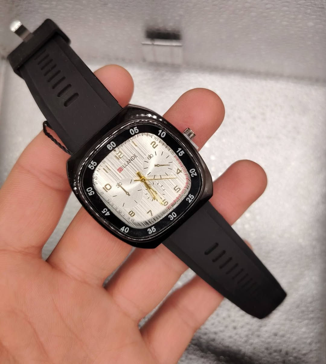 حبايب بلا مزاد ولا شيئ لئن الناس بيها بس ازود وجذب وبيها ما تحب شغله المزاد ذني الساعات المتوفرات الكل القطعه ب15 الف


**إذا كنت صاحب هذا الإعلان وتريد حذفه لأي سبب، رجاءا أرسل رسالة إلى الدعم الفني**