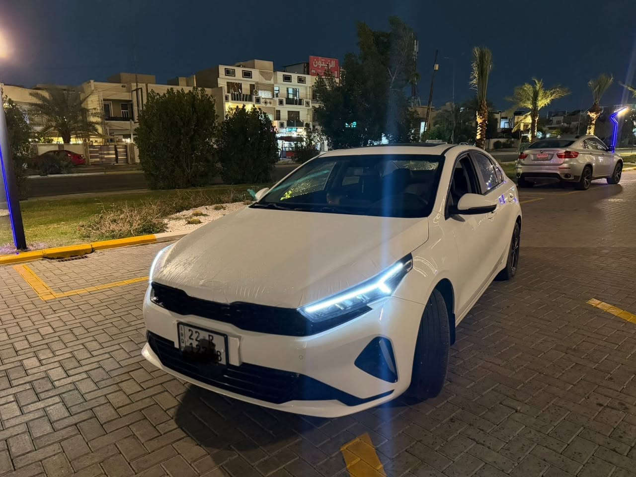 موديل 2024 ماشيه26 كفاله عامه K3 
 
السياره فقط بيع   فول معروفه موصفاتها

فتحه
بصمه 
جلد 
شاشه كار بلي 
سايد بريك دكمة 
لد امامي وخلفي 

السعر 139 ورقه 

مكفول من الشخط والرصعه والبارد والصبغ 

مكانها بغداد حي الجهاد

***********
