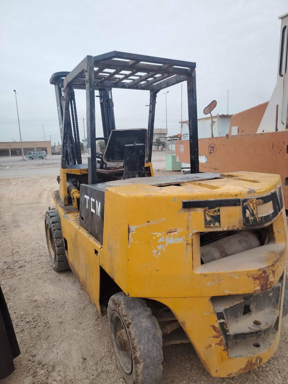 للبيع رافعه شوكيه ٤ طن
محرك جديد ٥ بستم دويز
اله جديده بيه عطل بلكير
سعر مناسب العنوان بابل لاتصال ***********
