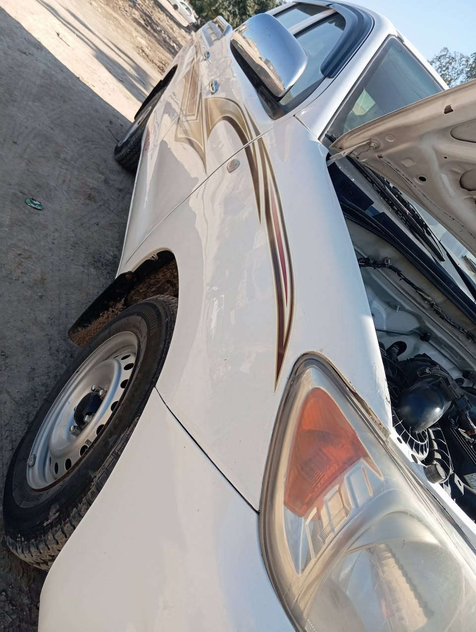 سلام عليكم هايلوكس موديل 2006 بدون حادث سونار موجود كير مكينه خير من الله كفاله سياره ب اسمي رقم قادسيه تحويل مباشر ثاني يوم *********** مكان بابل الحله
