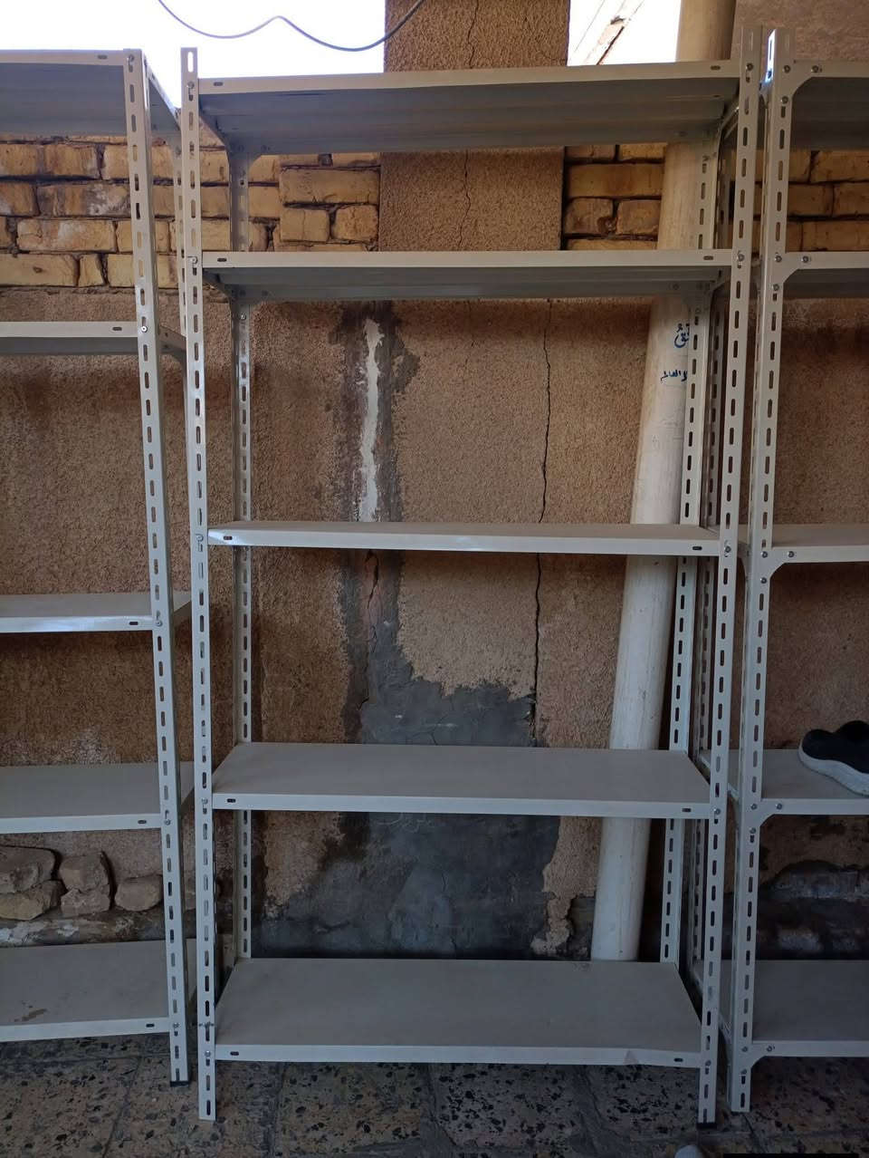 عارضات ((رفوف)) حديد خمس خانات تتحمل اثقال كبيرة 🔥
تصلح ان تكون : 
① عارضة مطبخ 
② تصلح ان تكون مكتبة 
③ تصلح ان تكون رفوف للمحلات
④ تصلح ان تكون جزامة كبيرة

🔻  المواصفات : 
① الارتفاع 2 متر 
② العرض 1 متر
③ العمق 30 سم

📞 | للحجز الأتصال على الرقم : ***********  علماً انه يوحد خدمة واتس اب في الرقم. 

السعر : 55  الف دينار فقط، علما انه يوجد خدمة توصيل مجاني داخل قضاء الرفاعي فقط
