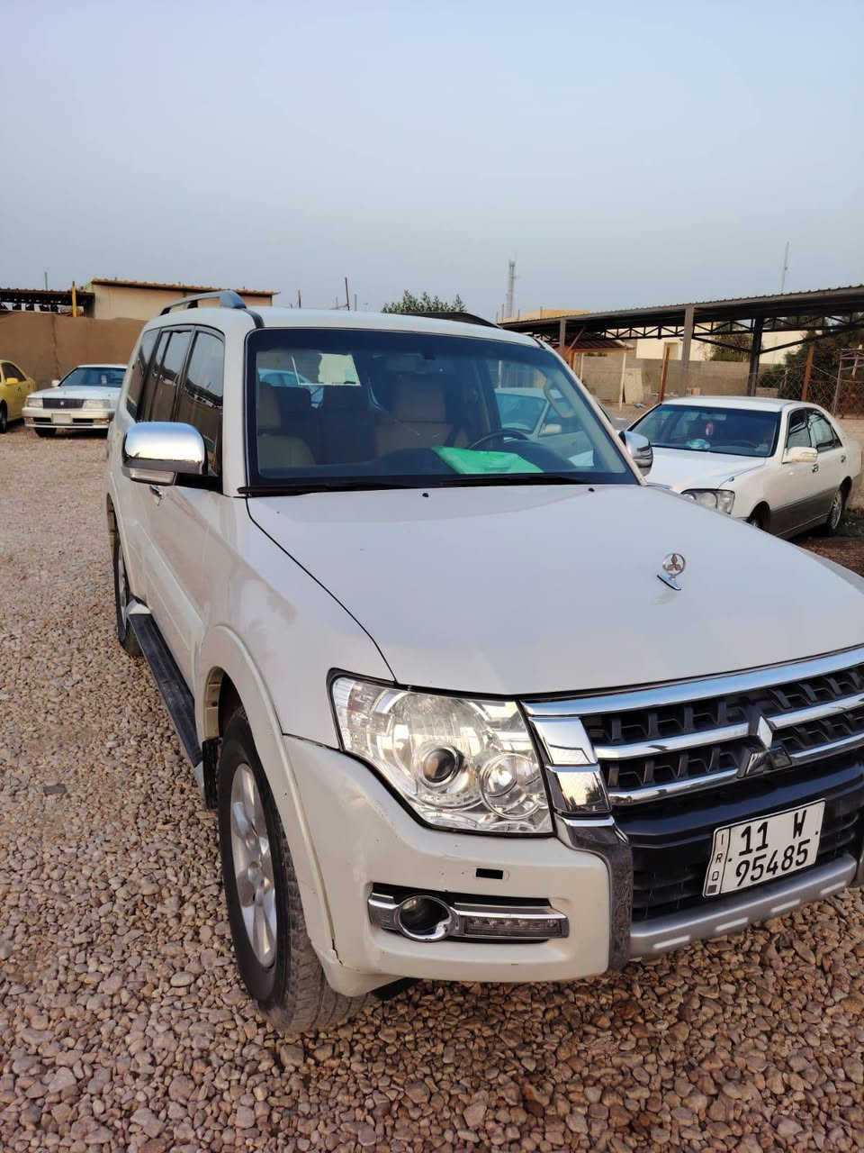 للبيع بايجيرو موديل 2016 السياره جديده بسمنه السعر 200 ورقه او مراوس اب لاندكروز 13 للاستفسار الاتصال على الرقم *********** مكان السياره نجف
