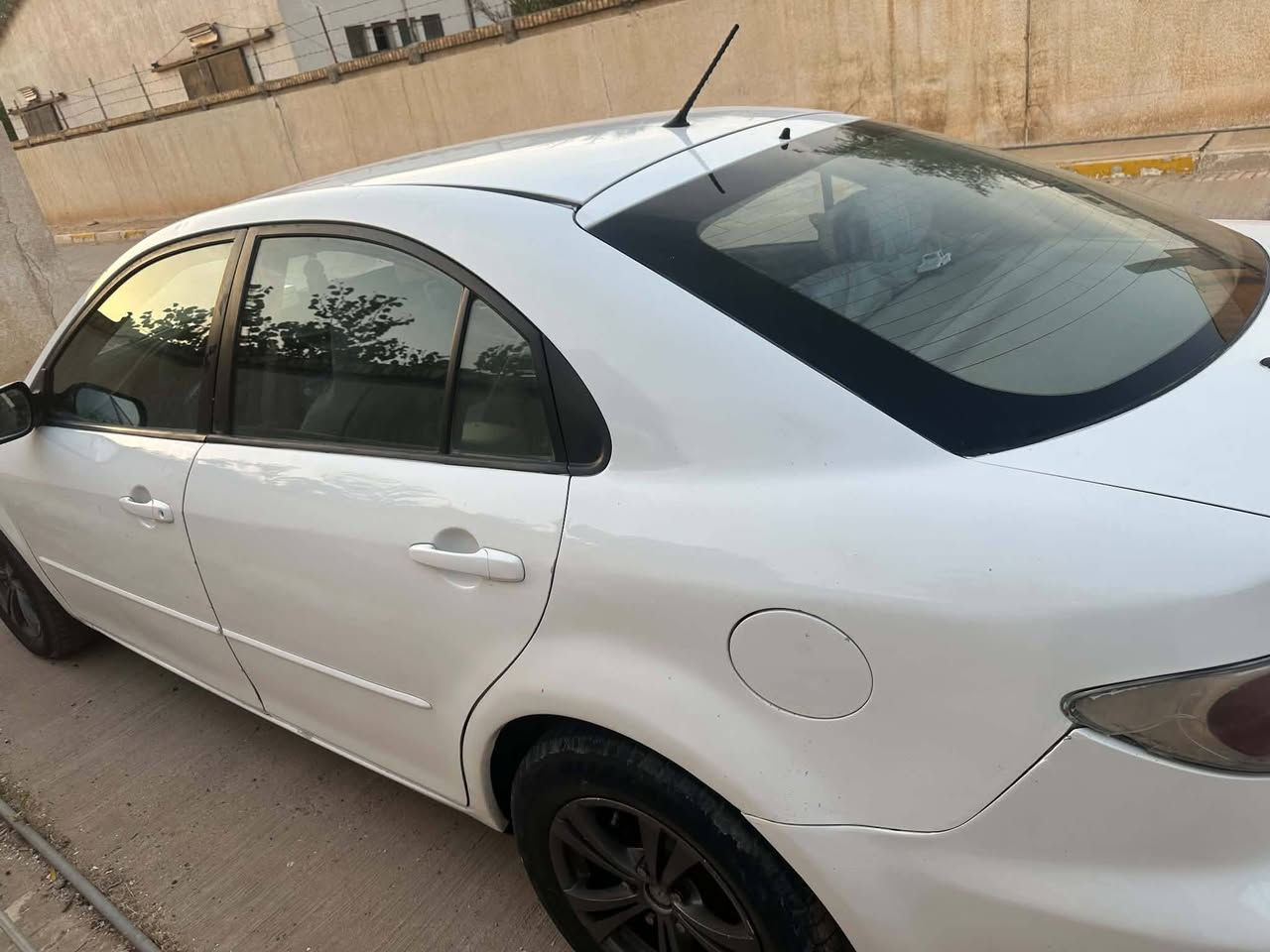 سلام عليكم سياره مازدا ياباني مديل ٢٠٠٣ سياره مصنوعه لجماليه فقط فقط تبريد شغال بارد رقم بغداد الدولي بسمي تحويل مباشر سياره خير من الله مال جناي بغداد الشعله مكينه 200
***********
