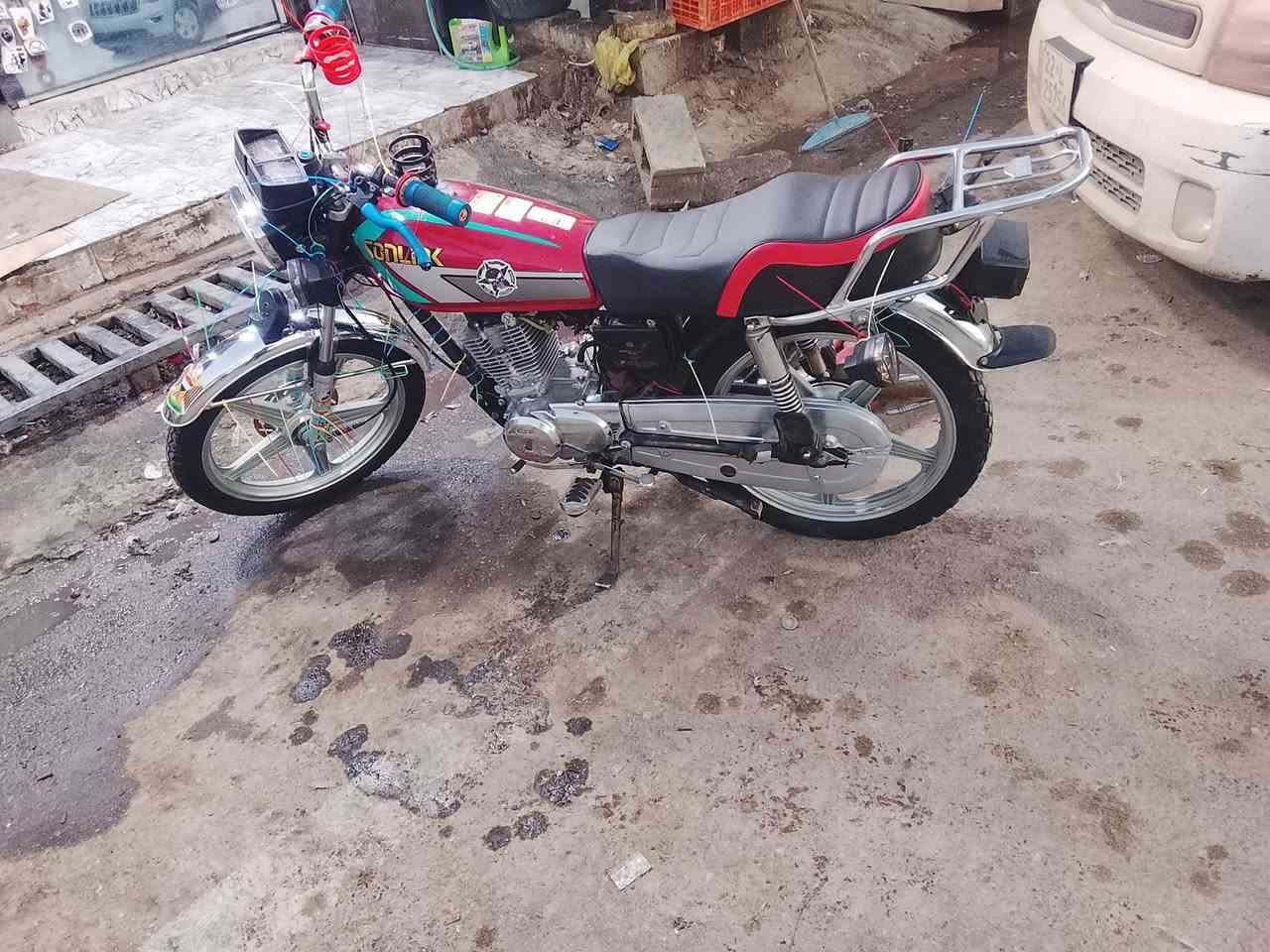 دراجه اربعه  كير  للبيع أي عيب ما بي كهربائيات كله شغال موديل 17 كيج كيلو متر شغال كيج كيلو سرعه شغال تأيرات زوج  جديد سعر 450  بي مجال ***********
