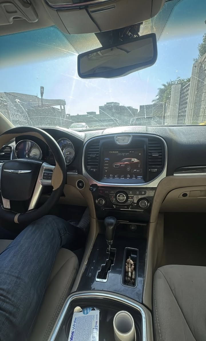 سلام عليكم اوباما 2014 محدثة 20  بدون كصة بدون كصة مكينة 5700 هيمي مكينة جديدة لوك 
مجرد بيها رشاات صبغ لان خليجية سيارة جديدة وجاهزة عوزها ملاحضات بصيطة مثل الحدادة يرادلها شوي ترتيب الباب مال سايق بي طخة بصيطة والباقي جاهزة مكفولة سرقة عشاير كلشي مضمون للبيع او مراوس ب احدث سعر 62 بيها مجال بصيط 
مكانها بصرة ***********
