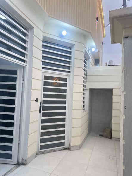 مكتب المصطفئ للعقار بيت للبيع
عنوان البيت مقابل ملحق قرية الغدير***********☎️
تفاصيل البيت 👇👇المساحه 110متر 
#ال
سعره 50وبيه مجال 
#غرف نوم عدد 2
#وصاله عدد 
#حمامات عدد 2 
 
#ملاحضة البيت بناء 2025
سند 25
#شارع عرض 10متر
ماء+كهرباء+كيبل ضوئي مقابيل +مولده+مدارس حكوميه واهليه ومول تسوق منزلي 

جميع الخدمات متوفره
للاتصال 
***********واتساب النجف
