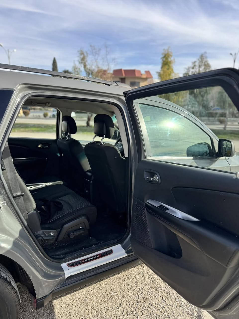 دۆج جۆرنی 
مۆدیل 2020
لون سمنتی 
رقم شیمال 
4 سلندر 
مکینە 24 
سعر. 140. $
3. قطعة صبوغ
مرغوب.  من مسرف 
ساحب سیارە. رقم. ***********.   واتساب فایبەر
