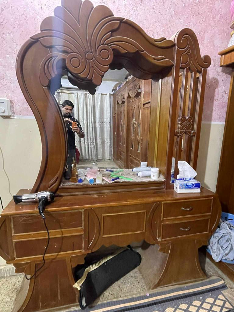 السلام عليكم غرفة مستعملة اخو الجديد تزكام ثقيلة قاطين شغل ثكيل السعر 900الف رقم الهاتف *********** عمارة, ميسان
