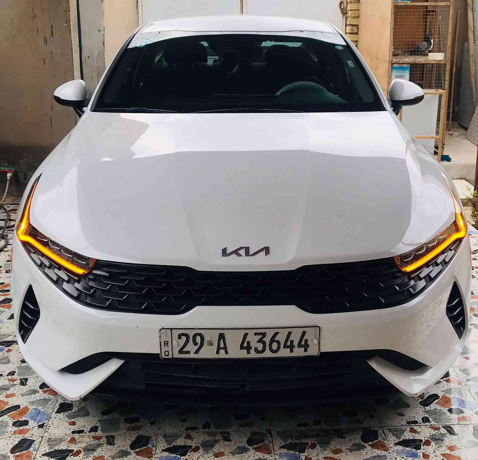 يالله السلام عليكم
كيا كي فايف k5 للبيع مديل 2023
السياره ماشيه 96الف k
الموصفات ..
بصمه..
تشغيل عن بعد..
بريك ذاتي ..
مانع نزلاق..
4 وضعيات قياده..
فول تحكم ستيرن..
محرك 1600تيربو ..
كامره دواره..
سايد ابريك بصمه..
اوتو هولد..
رادار امامي خلفي جانبي..
للايت اربع عدسات ..
 حادث السياره  خلفي قبق جنطه  الحادث مرفقه بل منشور
رقم معوقين واسط وكاله عامه بسم المشتري 
السعر 167
مكاني واسط كوت رقم الهاتف ***********
