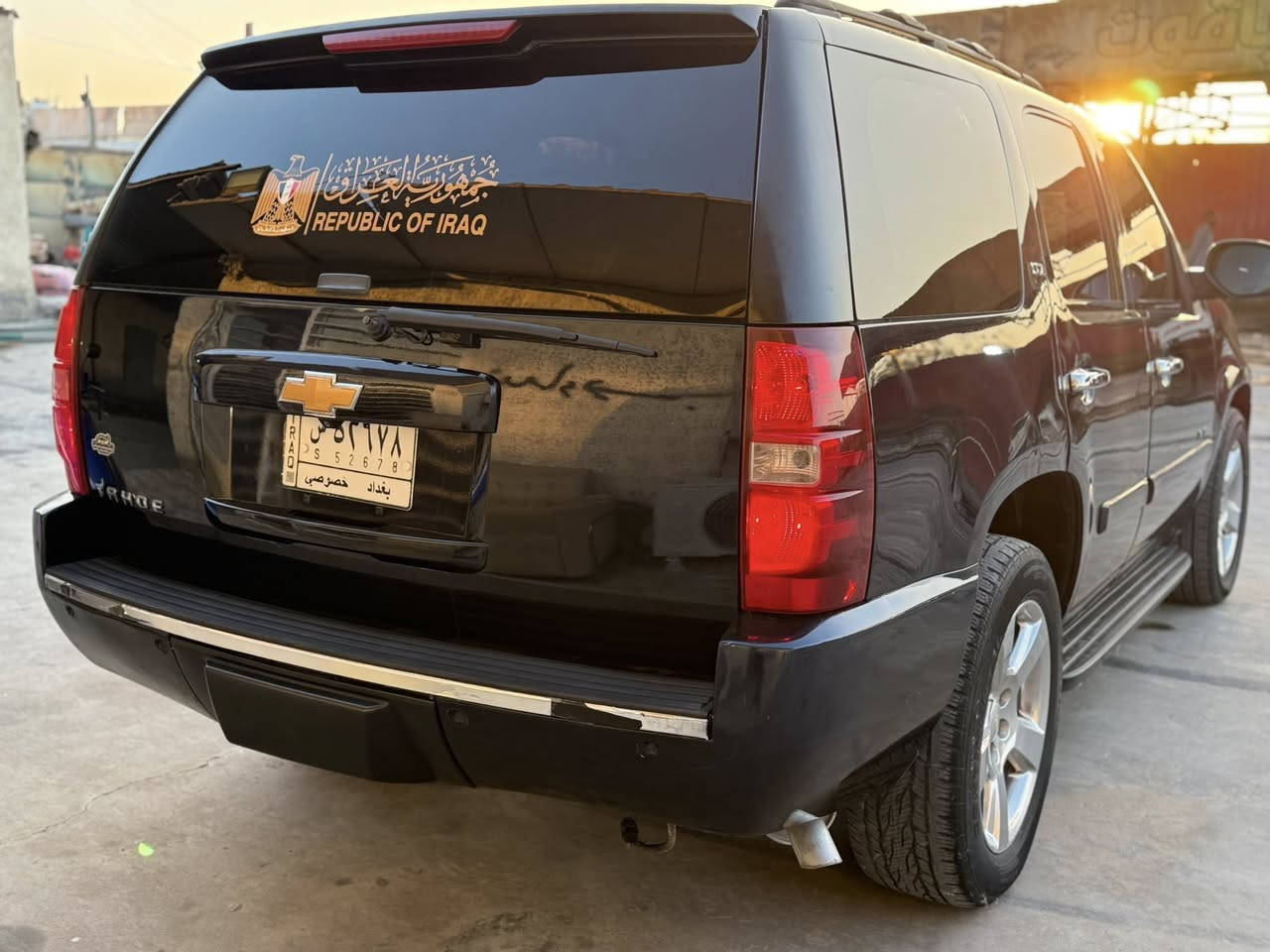 تاهو فول ltz سياحي yab وارد امريكي
السيارة حادثة خفيف كلش من امريكا باب خلفي فقط بدون ايرباكات فقط ايرباك بردة طاك وبيها ربع جاملغ امامي بالعراق وبيها صبغات قليلات اثر الحادث ملاون 

موديل ٢٠٠٧ اصل 

مكينه ٥٣٠٠

كير واحد 

تبريد منفصل 

شاشة سقف

فتحة سقف كهربائية شغاله 

مري شفط 

جنطة كهربائي شفط 

كشنات كهربائي جلد رصاصي جديدة 

حساسات خلفية +كامرة خلفية شاشة تاب بلوتوث

تخم تاير جديد +ويل كب اصلي حاوية 

ملاحظة //السيارة ماشية ١٦٠ جديدة كلش كتلوكات وسبير شركة 
 رقم بغداد الماني هزه جديدة سنوية جديدة تسقط ب٢٠٢٨ السيارة فقط وكالة تصير بيها لان عليها فرق كمرك فرق فقط مو كمرك كامل 

السعر  150 وبيها مجال  

للمراوس حسب القناعة 
مكان السيارة الديوانية 
***********

السيارة جديدة وبرغي ماناقصها وين ماتريد اطلع بيها من البصرة للشمال
