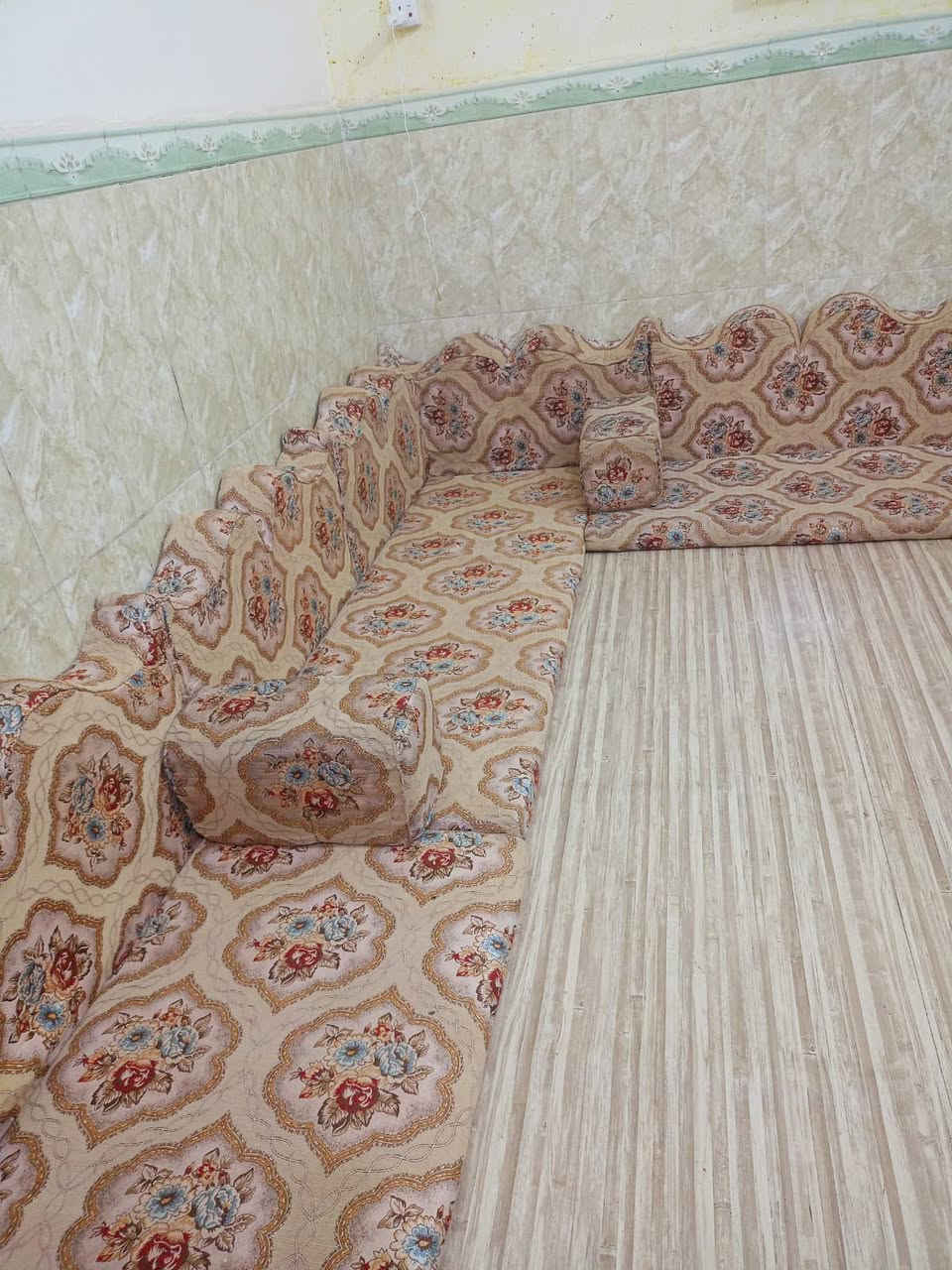 كعده عربيه للبيع 7دواشك تكفي طول 6 والعرض 5 مكاني بصره الطوبه ونخيله السعر 225


**إذا كنت صاحب هذا الإعلان وتريد حذفه لأي سبب، رجاءا أرسل رسالة إلى الدعم الفني**
