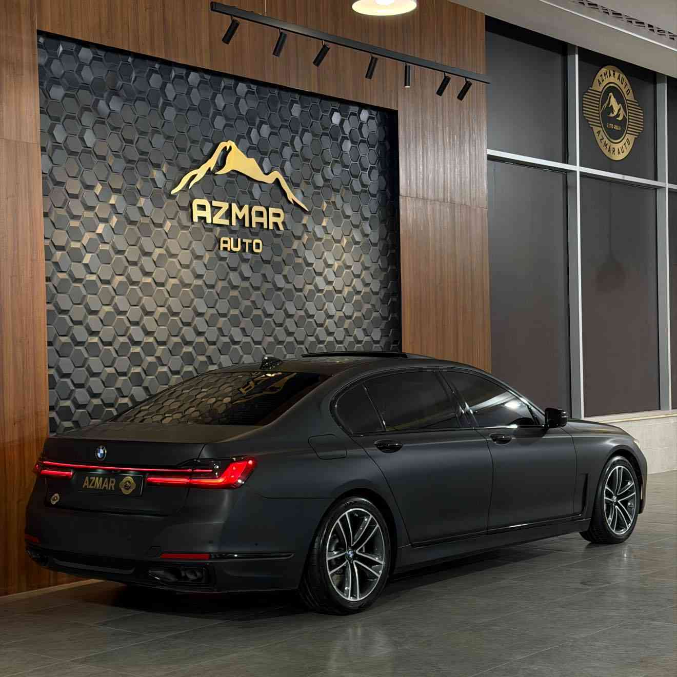 BMW 750Li V8 twin power turbo🚀
ارخص سعر بكل العراق🔥 338$ ورقة فقط💣
موديل : 2021
مواصفات السيارة فول الفول 1/1 و مغلف مات⚫️
بنوراما رولز (sky lounge) و كشنات تدفئة و تبريد و مساج و رادار جبير و ٥ بردات و كامرات ٣٦٠ درجة و انارات داخلية متعدد الالوان و انضمات قيادة و جكات تصعد و تنزل و داتاشو و قيادة ذاتية و اوتو هولد و ستيرن تدفئة و سماعات harman/kardon و بعد هواية مواصفات متنذكر

السيارة وارد امريكي كلين تايتل و كارفاكس كلين بشرط
طلع بيها قطعتين كلير بدون حادث✅ 
كير و محرك و كهربائيات كلها بشرط 
السيارة مرقم و جاهز سنوية و هزة و كلشي جديد شرط تحويل او وكالة 

سعر: 338$ ورقة
للاستفسار : ***********
العنوان: السليمانية المعارض الجديدة شركة ازمر اوتو معرض رقم ٣٤
