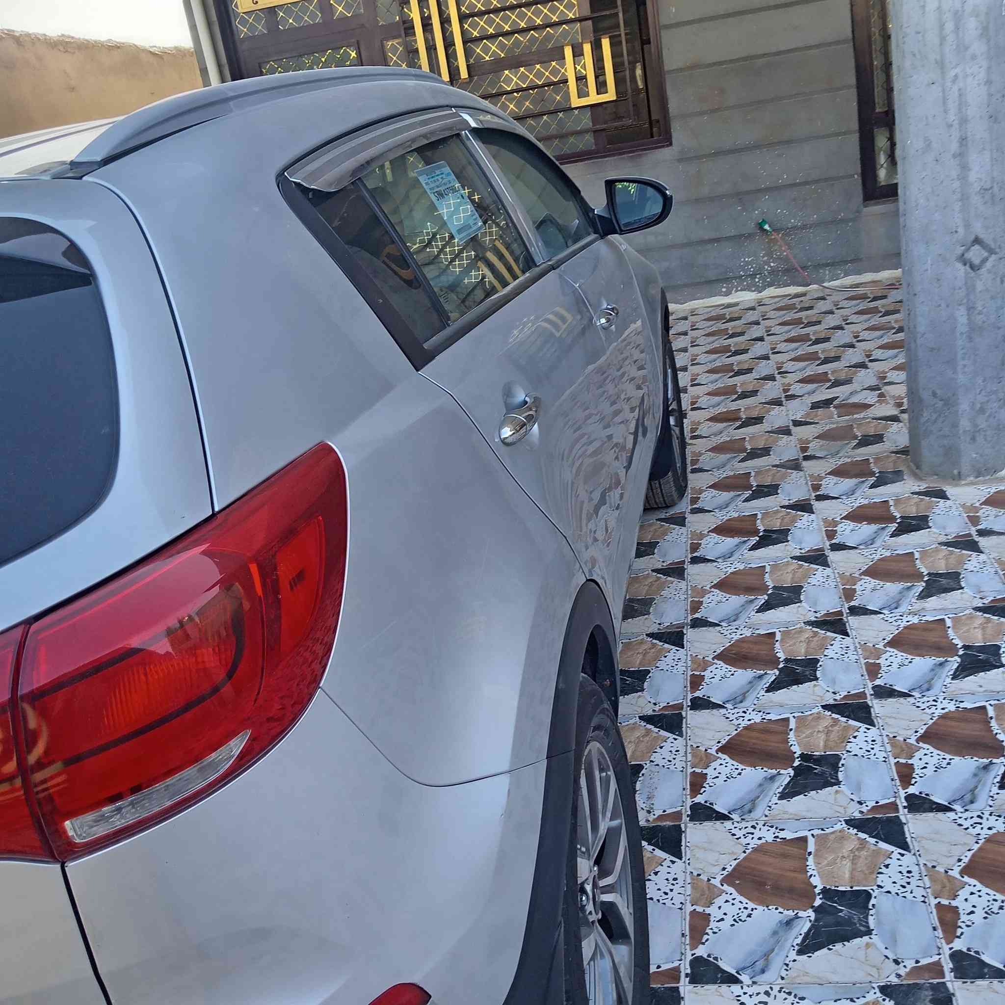 سلام عليكم سبورتج للبيع موديل 2015 حادث امريكه جاملغ وشويه من ل بنيد 
محرك 2400 GDi
مواصفات نص فول

1_فوريل

2_مانع انزلاق

3_مانع انحدار

4_رقم بغداد

5_نظام ECOمال اقتصاد

6_تخم تايرات جدد

7_تبريد ثلج

8_ دوشمه جديده

9_ماشيه 118 ألف

10_ سياره خير من الله مال جناي

التفاصيل أكثر اتصال على رقم *********** السعر خاص
