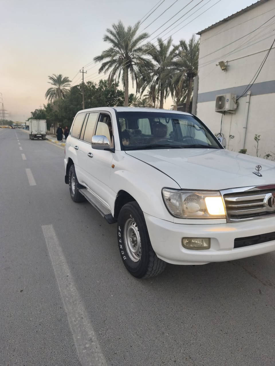 السلام عليكم مزاد وزارة الداخلية 
مونيكا 2004كويتي 
 مزاد وزارة الداخلية 
كير اوتوماتيك 
محرك بلاد عدله 
تبريد ثلج 
مصبوغه عام
بجم محدث 2007
صدر كامل جديد 
 دوشمه كشنات +قمارة+ ارضيه جديده
جام كهرباء اربع بيبان
معاملتها واصله الرقم ع المشتري
السعر :83$ وبيها مجال حك الجيه
عنوان بغداد 
للاستفسار ***********
