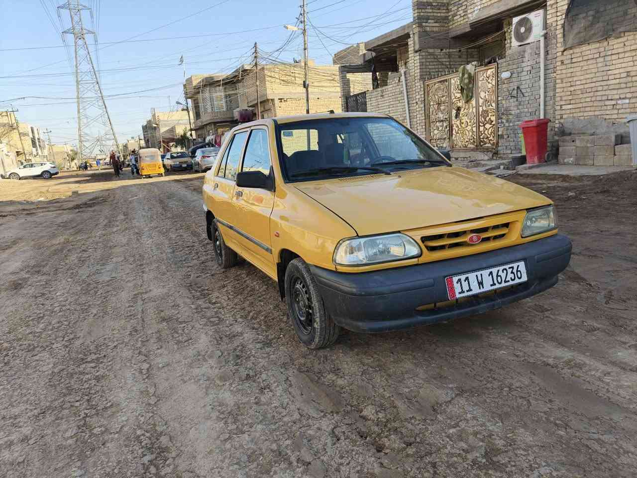 السلام عليكم سايبه 2015 السياره نظيفه ومرتبه مكينه كير خير من الله
كبل الشارع بسمنه رقم جديد بيهه جملغات ماميه مبدله ولباقي مكفول 
عنوان بغداد حي ور    سعر ٣٣
***********
