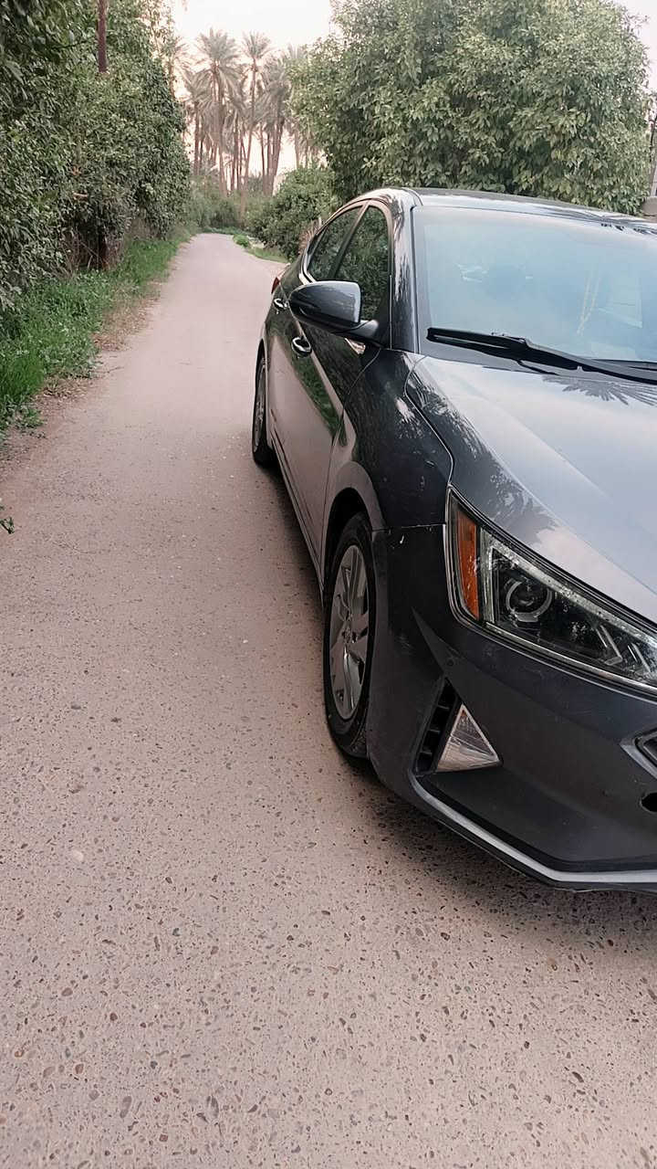 السلام عليكم
هونداي النترا موديل 2020

وارد كندي
الحادث: بنيد فقط
 الباقي كفاله. 
سيارة كلش حلوه بعد احلا من الصور
المواصفات:

شاشه ابل كار بلي واندرويد اوتو
كامره
رادارات جانبيه
تثبيت مسار
مانع تزحلق
تثبيت سرعه
فول تحكمات ستيرن
شاشه اعطال
كشنات تدفئه 
ستيرن تدفئه
اشاير بالمري
كشنات مخمل
مكينه 2000 دوش
 ثلاث انظمه قياده:
ايكو، عادي، سبورت

مكاني بغداد الراشديه

رقم أربيل بسمي
السعر 125$ وبيها مجال كلش بسيط
للأستفسار واتساب:
***********
