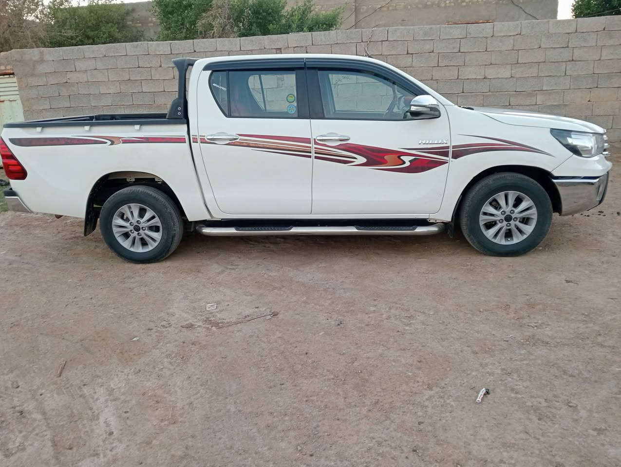 موديل 16
مكانها واسط الموفقية 
السعر  185 الرقم ***********
تبريد شغال حدادية جديده 
كير ومحرك كفاله سنويه جديده
