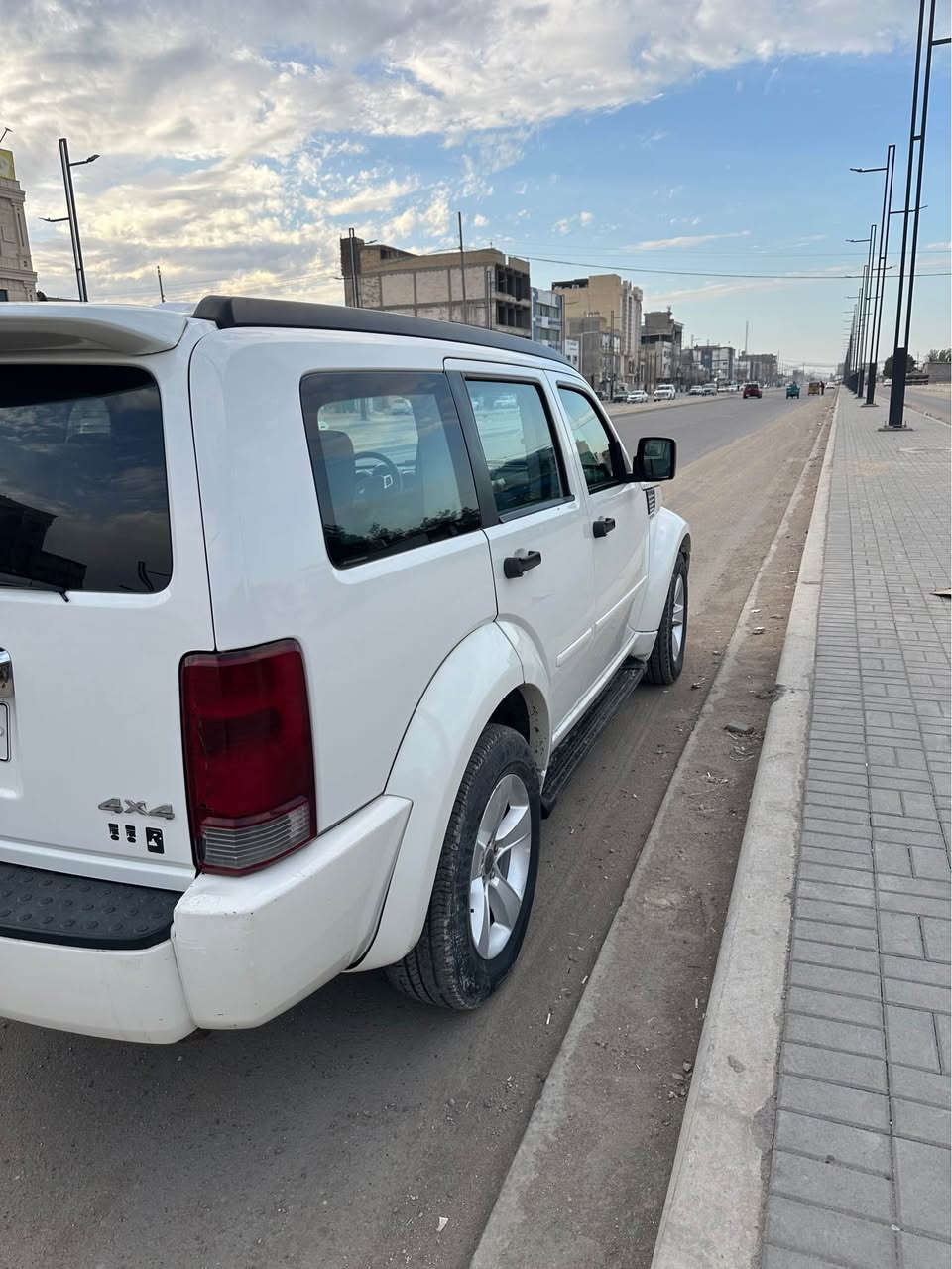 دوج انترو 2008 خليجي فور ويل كفاله عامه كير مكينه كفاله رقم اربيل أنكليزي سنويه منتهيه صارلها أربع اشهر راعيها بعلي الغربي يريد تحويل السياره مكانها البصره  السعر 90 ورقه وبيها مجال رقم صاحب السياره. *********** البصرة, العراق
