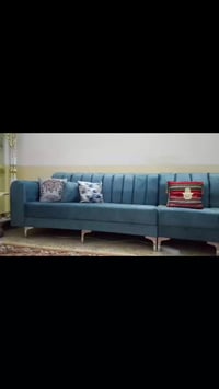 ديوان 10مقعد سعره 250الف وبي مجال جديد مصارله اسبوع بس ضروف حكمتني