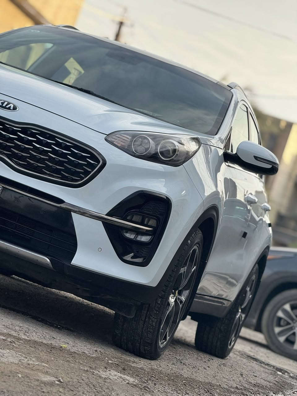 تحية طيبه
سبورتج خليجي موديل ٢٠٢٠ (جي تي لاين)
Gt lien
رقم بغداد الدولي الجديد
 مشروع وطني 
مجددة ٥ سنوات الى سنة ٢٠٣١
اللون ابيض 
ماشية ٤٣ الف كم فقط 

 🔺السيارة مكفولة كفاله عامة من كلشي (كفالة من الصبغ والتبديل وتعديل والحالوب وكلشي كفالة عامة)

🔺ضمان (الشركة الدولية ٥ سنين)
طبعاً ال جي تي لاين مواصفات معروفة اعلى مواصفات بلسنبة للسبورتج 

فوووووول مواصفات 
مواصفاته /
⬅️بانوراما 
⬅️بصمة تشغيل
⬅️بصمة ابواب
⬅️ تشغيل عن بعد
⬅️جنطة كهرباء + ذكية
⬅️كير بوكس ٦ نمر
⬅️شاشة أبل كار بلي 
⬅️هاند بريك بصمة
⬅️اريل نفكيشن
⬅️كراسي ٢ كهرباء
⬅️كاميرا دوارة 
⬅️حساس امامي 
⬅️حساس خلفي
⬅️محرك ٢٠٠٠ دوش
⬅️داخل جلد لونين حمصي اصلي 
⬅️نضام ترحيب 
⬅️مراية جانبيه متحركه مع اضائة فلشر
⬅️كشاف زنون رباعي
⬅️اوتو هولد
⬅️نضام نزول منحدرات
⬅️البك لايت لد 
⬅️مدخل يو اس بي 
⬅️بلوتوث
⬅️مخرج طاقة ثلاثي
⬅️لد نهاري
⬅️شاحن واير لس 
⬅️نضام اي بي سي
⬅️كتات جي تي امامي 
⬅️كتات جي تي خلفي
⬅️فول تحكم ستيرن 
⬅️الترايش برونز
⬅️دوس كروم
⬅️ماسحات اوتو
⬅️اشاير بلمري
⬅️ثلاثة انضمة قيادة
⬅️ويل ١٩ 
⬅️الداخل اسود لماع مميز
⬅️الستيرن رياضي D 
⬅️اوتو ميديا
⬅️المراية الوسطية اوتو تدم
⬅️دوسات الامنيوم
⬅️كشنات رياضي
⬅️نضام ايزو فكس 
⬅️برده جنطة خلفية 
⬅️شاحن واير ليس  
⬅️شفتات مقود الستيرن
⬅️كشافات هيلوجين زنون أبيض
⬅️الاضاءه الداخليه لد أبيض
⬅️ايرباكات فول عدد ١٠
⬅️يدات نيكل 
⬅️قطعتين تبريد
⬅️علامة سبورتج بلابواب

🔺السيارة بعده ع وضعية الشركة النايلونات الفابلون جميع العدة بعده ع وضع الشركة 
حتى البصمة الثانية بعد بنايلون الشركة 

واضافة السيارة ع وضعيته من الشركة لان ع نفس الايد وحده من استلامة 
الفابلون الداخلي والخارجي اكثريته موجوده من استلامه 

🔺وطبعاً السيارة داخلة هزه جديدة قبل ايام 
ومجددة السنوية ٥ سنوات الى ٢٠٣١
ومحول الارقام الجديدة الدولية
وب اسمي
 ومن كلشي كاملة يعني الياخذه ميحتاجله شي 
تحويل ثاني يوم

السياره سعره ٢١٦ ورقة
(دفتيرن و ١٦ )
ومكان السيارة بغداد
وهذا رقمي 
***********
