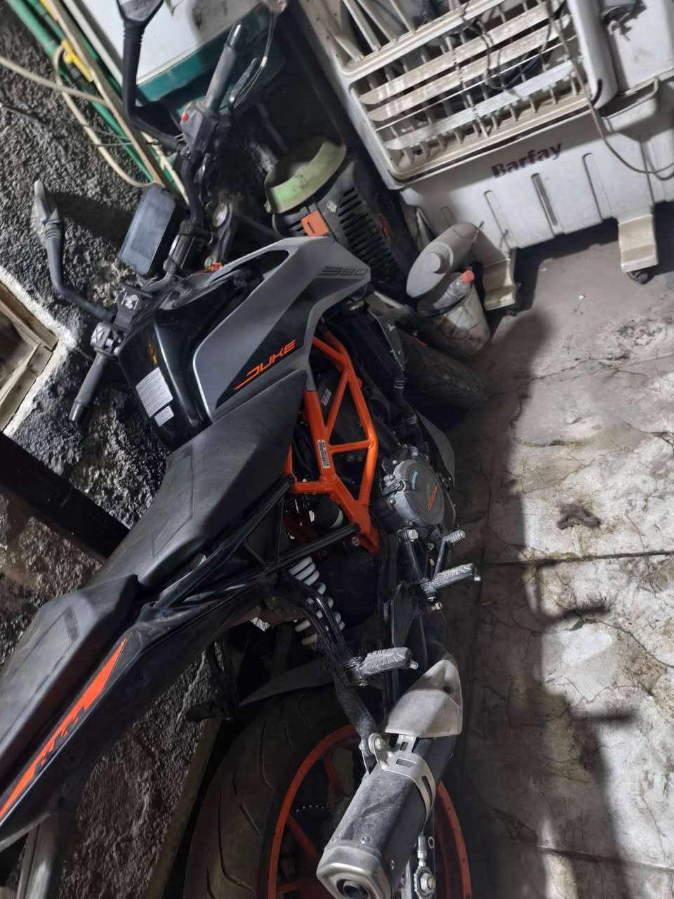للبيع KTM Duke 390 🏍️

▪️ النوع: KTM Duke 390
▪️ العداد: 5,296 كم فقط
▪️ ABS أصلي
▪️ شاشة TFT ملونة
▪️ تبريد سائل
▪️ محرك قوي واستجابة ممتازة
▪️ استخدام خفيف وحالة جيدة جداً
▪️ جاهزة للفحص والمعاينة

💰 السعر: 4,500 دولار قابل للتفاوض بالمعقول

📍 الموقع: بغداد
📞 رقم الهاتف: ***********

✅ دراجة نظيفة ومميزة، والمعاينة خير برهان.
🔶 للجادين فقط
