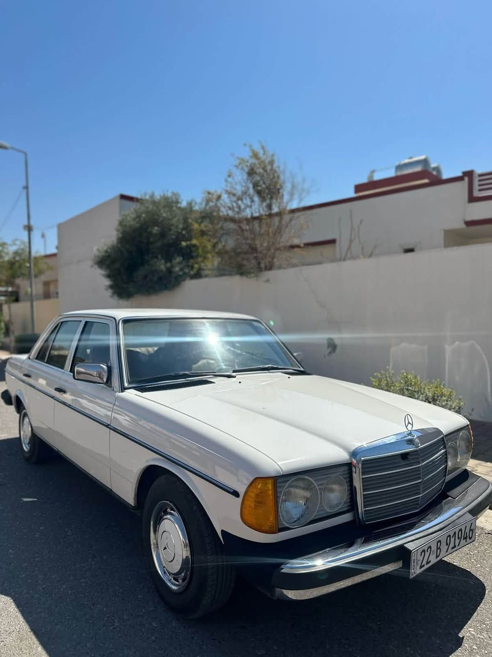 1980
ديزل فول بلاد بس الصبغ مصبوغ جديد ماشي 120 الف ميل 
السياره 4 سلندر بدون سوبر وبدون توربو
السياره كاز 
السعر 120
***********
