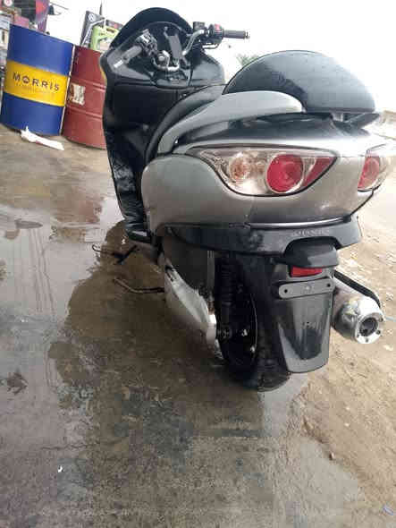 السلام عليكم دراجه فورزه 09 بصمه حساسات كهربائيات كله شغال دراجه خير من الله ما ناقصها شي نكره بكل وقت مكينه كفاله برغي ما مفتوح السعر 800 الشراي يتصل مكاني بغداد البياع شارع الشهداء رقم *********** بي واتساب
