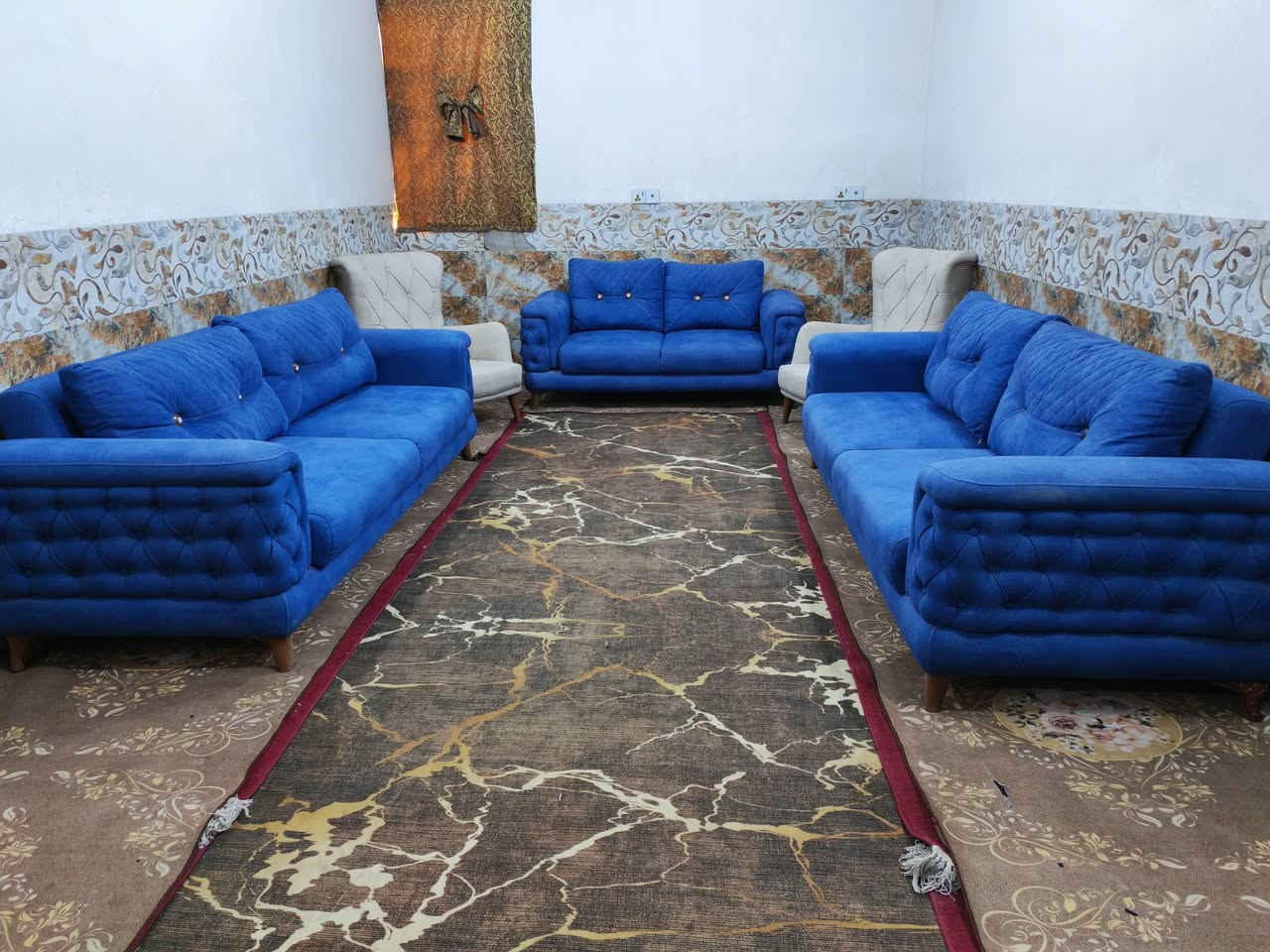تخم تركي 12 مقعد سرير ومخزن أخو الجديد مابي اي ضرر السعر325 يوجد توصيل داخل كربلاء ***********
