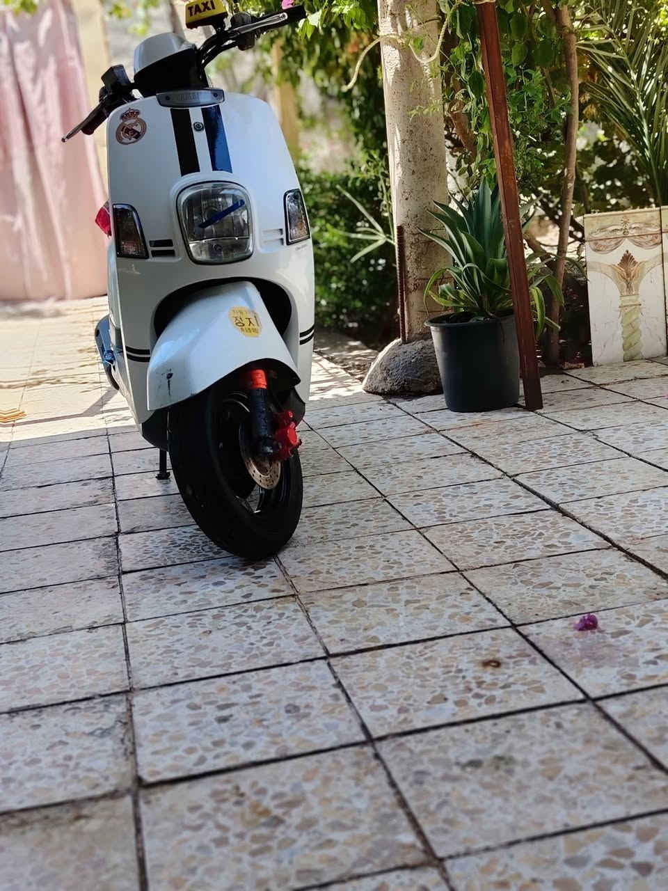 سلام عليكم
دراجه ماكس بوليس@
وكاله  وكاله ختم واحد  كابريتر 

كلشي ممبدل بيه  كله شغال 

تجي تفحص سعر 850 بيه مجال 
 
 رقم ***********
