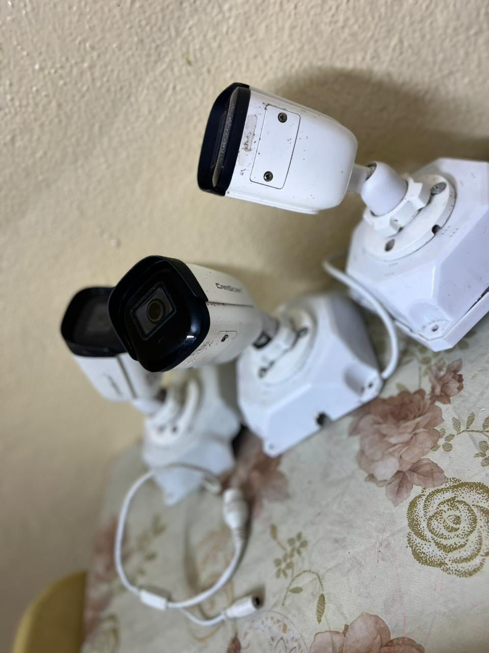 السلام عليكم متوفر كامرات كامسكان عدد ٨ مستمعلات للبيع***********.
