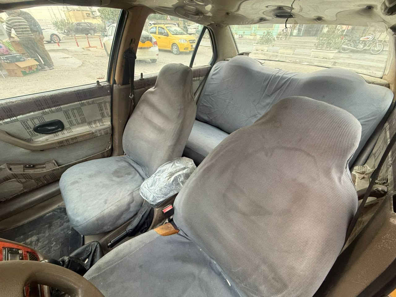 السلام عليكم سمند للبيع رقم احمر راعيها ميت مرته تتكفل التحويل السياره حداديه جديده مكينه لاتبخير ولا تنقيص تايرات جدد  السياره مديل 2011 السعر 20وبيها مجال 
                                    ***********
